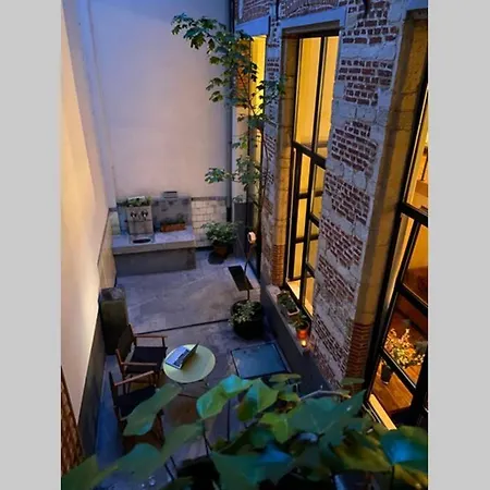 Duplex In Historical Centre With Private Courtyard דירה