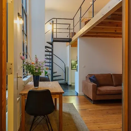 דירה Duplex In Historical Centre With Private Courtyard אנטוורפן